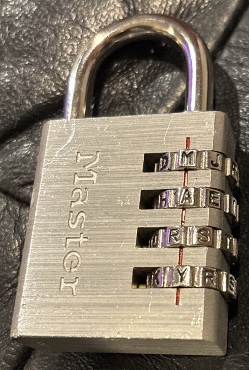 Master Lock Resettable Combination Padlock Aluminum Body Steel Shackle Silver