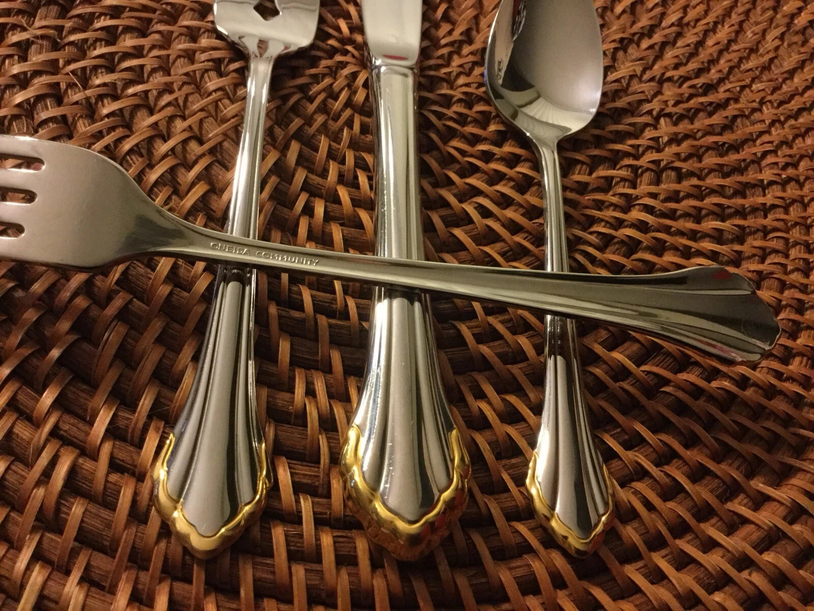 * ONEIDA - GOLDEN CLARETTE -Stainless - YOU CHOOSE - STAINLESS FLATWARE * CHOICE