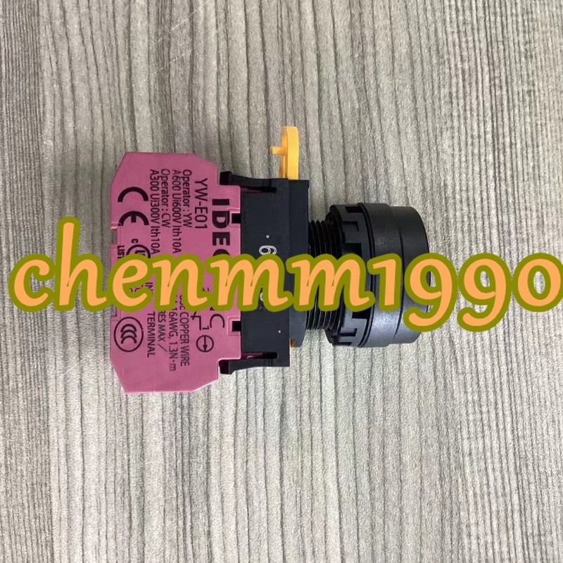 1PC NEW IDEC Red flat head push-button switch YW1B-M1E02R YW-E012B #YM