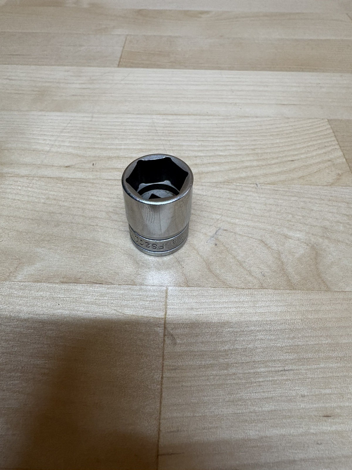 New Snap-on 3/8" drive 5/8" 6-point Shallow Socket FS201