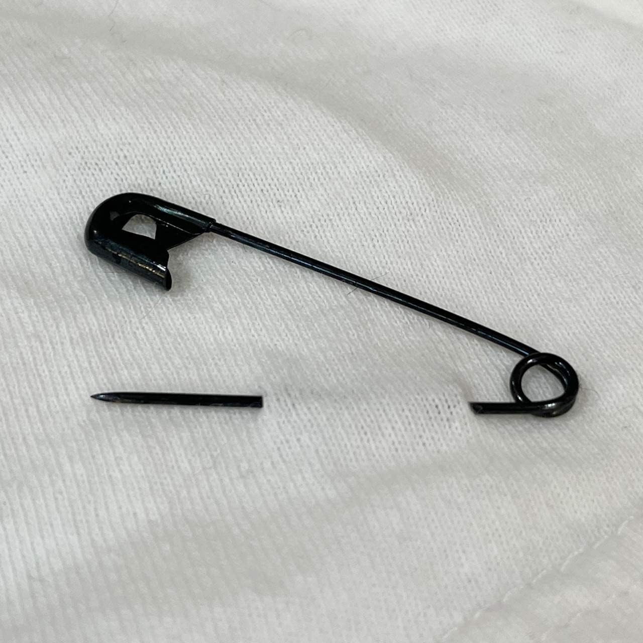 Black Safety PINS 2 (5-Pack)