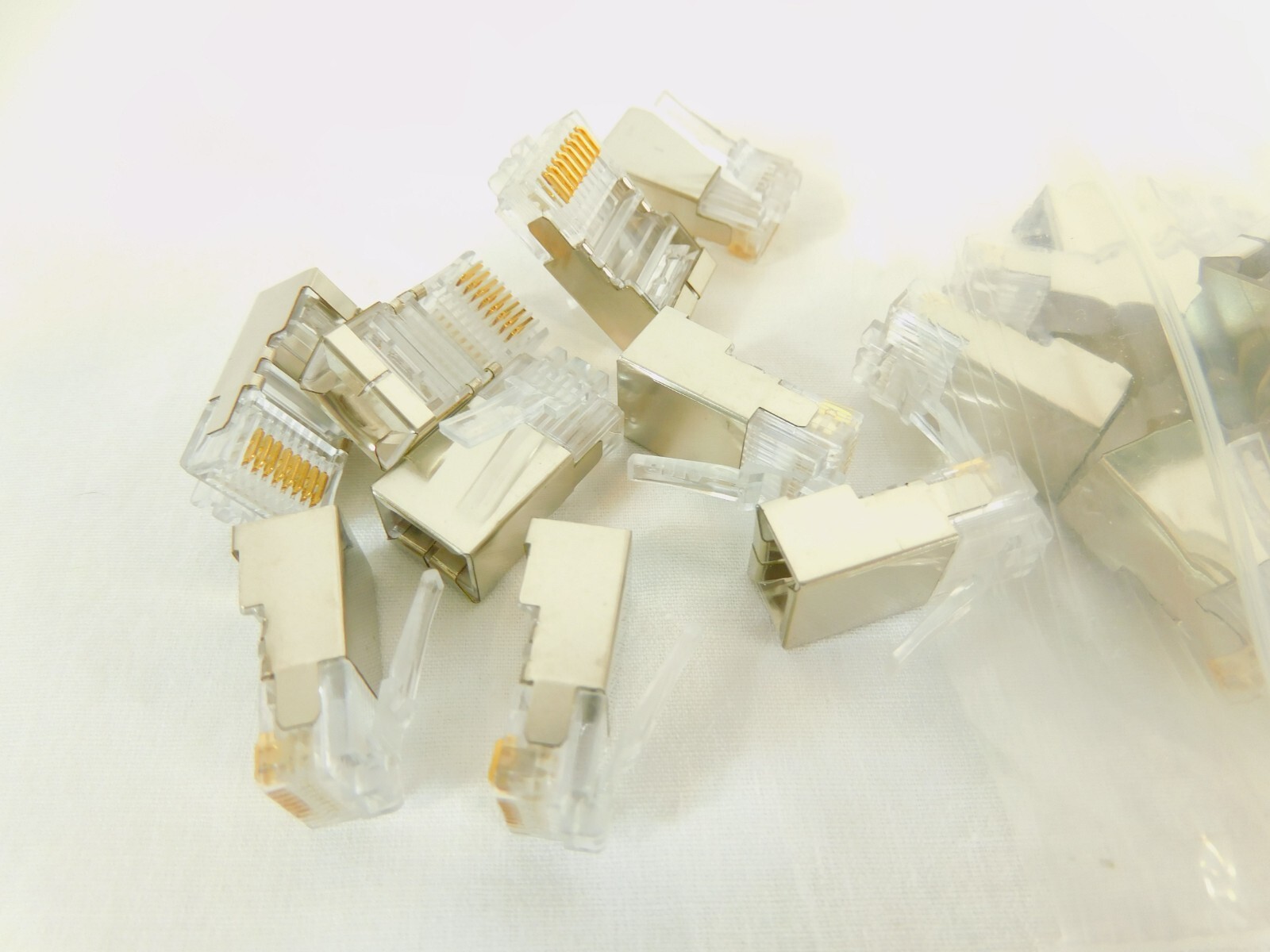 Shielded Modular Plugs 8-Wire AMP 5-569532-2 Cat5 - QUANTITY OF 25