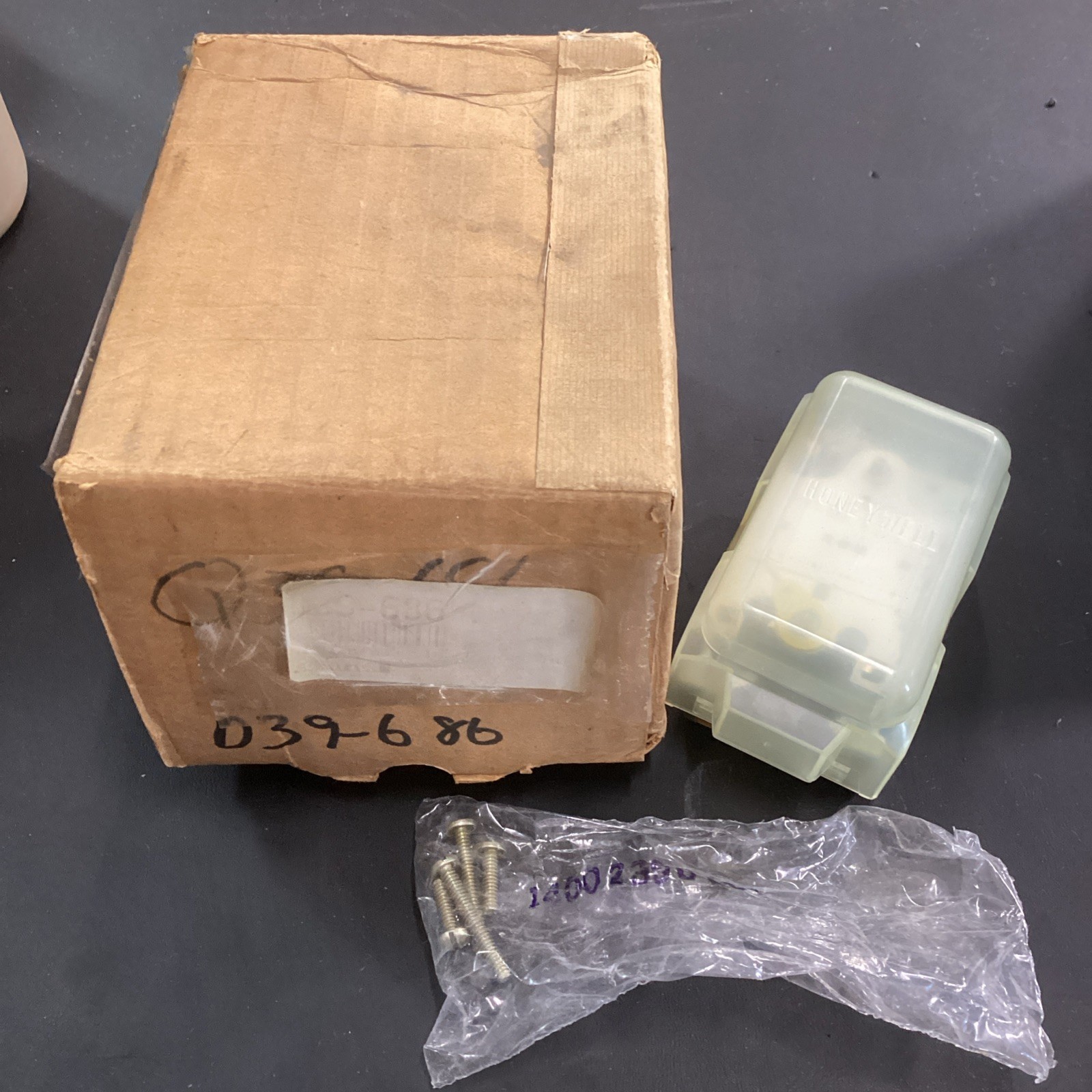 Honeywell TP973B 1033 1 Single Acting Pneu Reverse Acting Set Pt 60-90F°