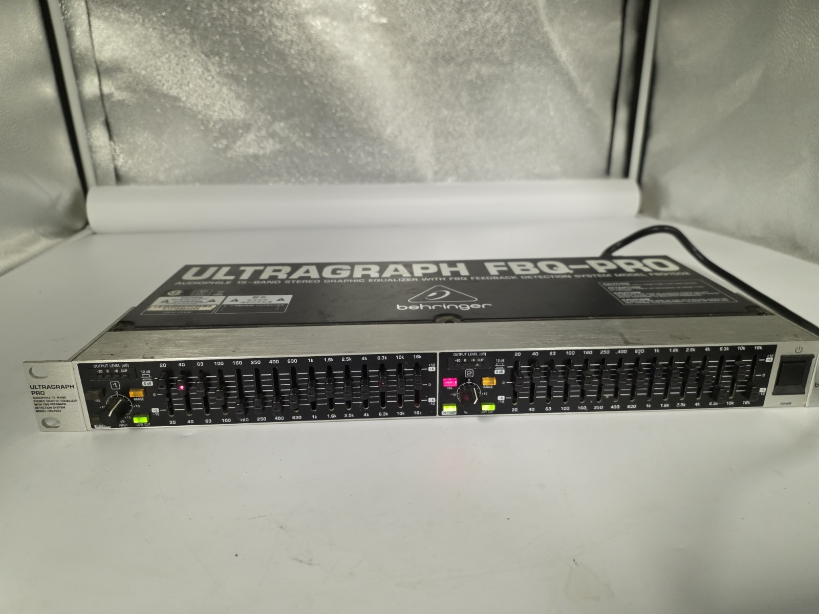 Behringer Ultragraph Pro FBQ1502HD 15-Band Stereo Dual Graphic Equalizer Read…