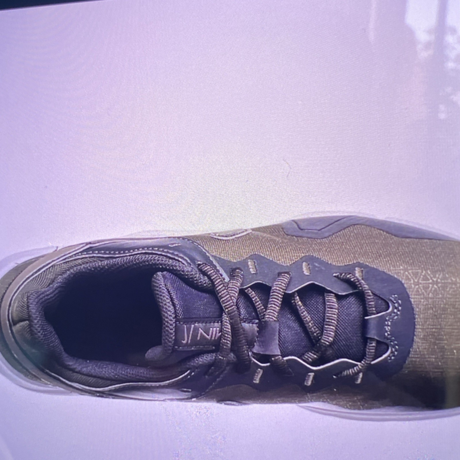 Nike Legend Essential 2 Men’s Trainers Size 13 Cargo Khaki Olive Grey Brand New