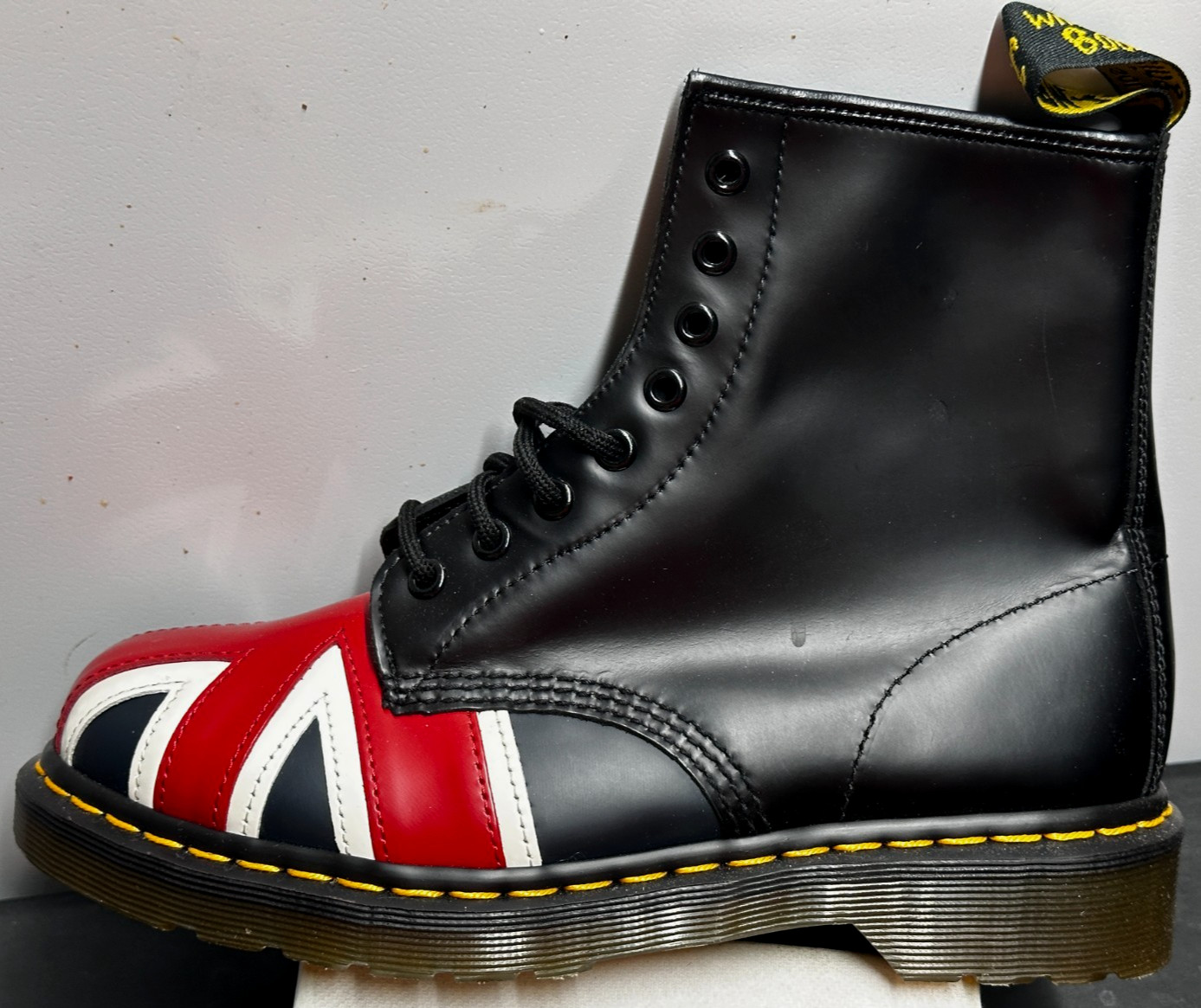Dr. Martens 10950 Union Jack Flag Leather Boots M:7 W:8 Black - NWOB