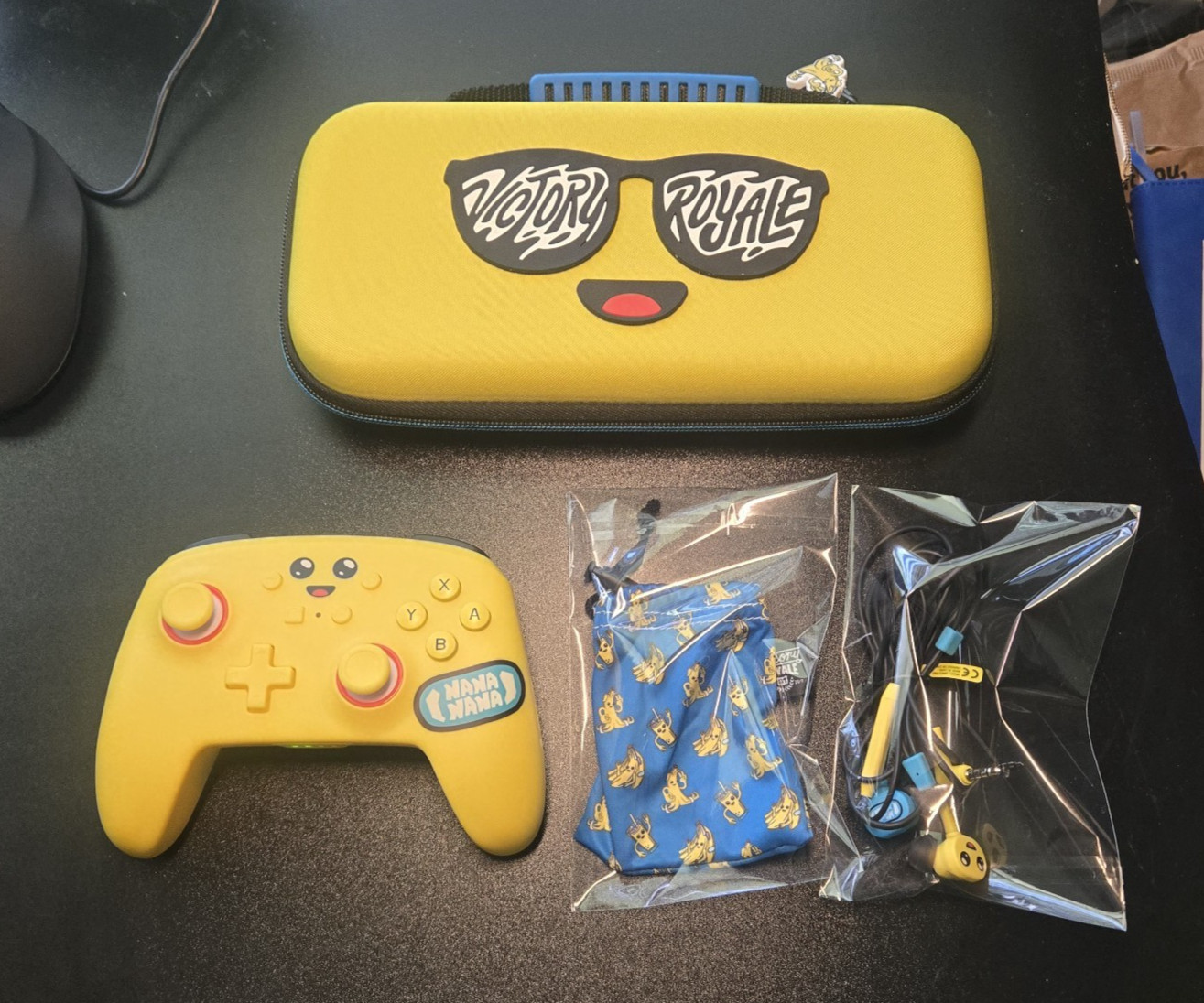 Fortnite Nintendo Switch Peely Bundle Case Controller Headphone