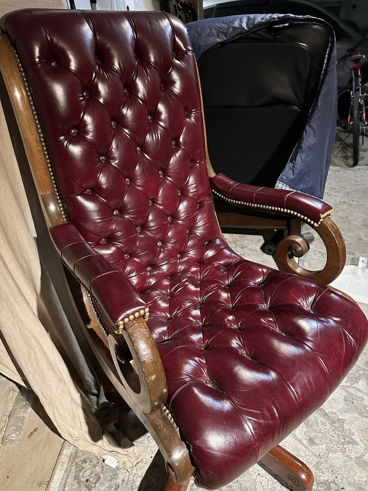 Kittinger Executive Tufted Leather Desk chair With Adjustable Base