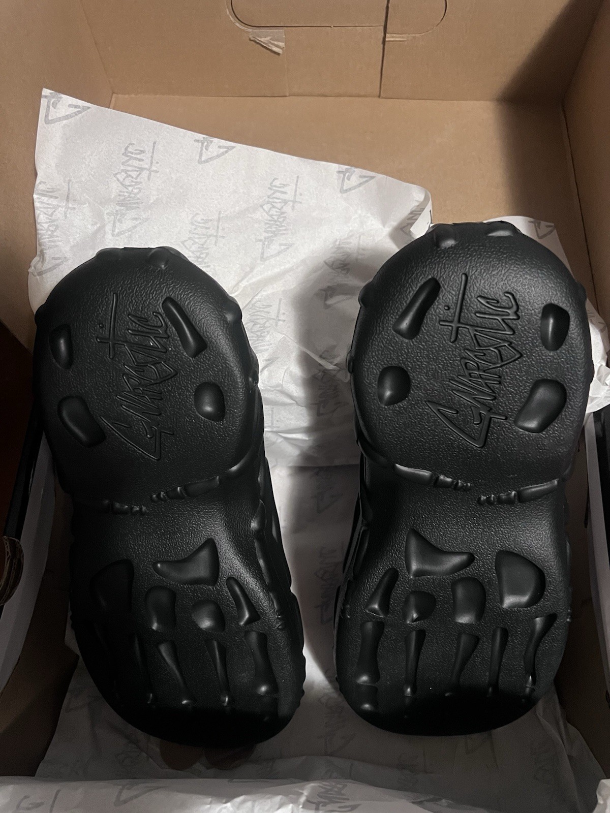 Brand New Gnarcotic Skelly Runners Pink/black Size 6 New With Box