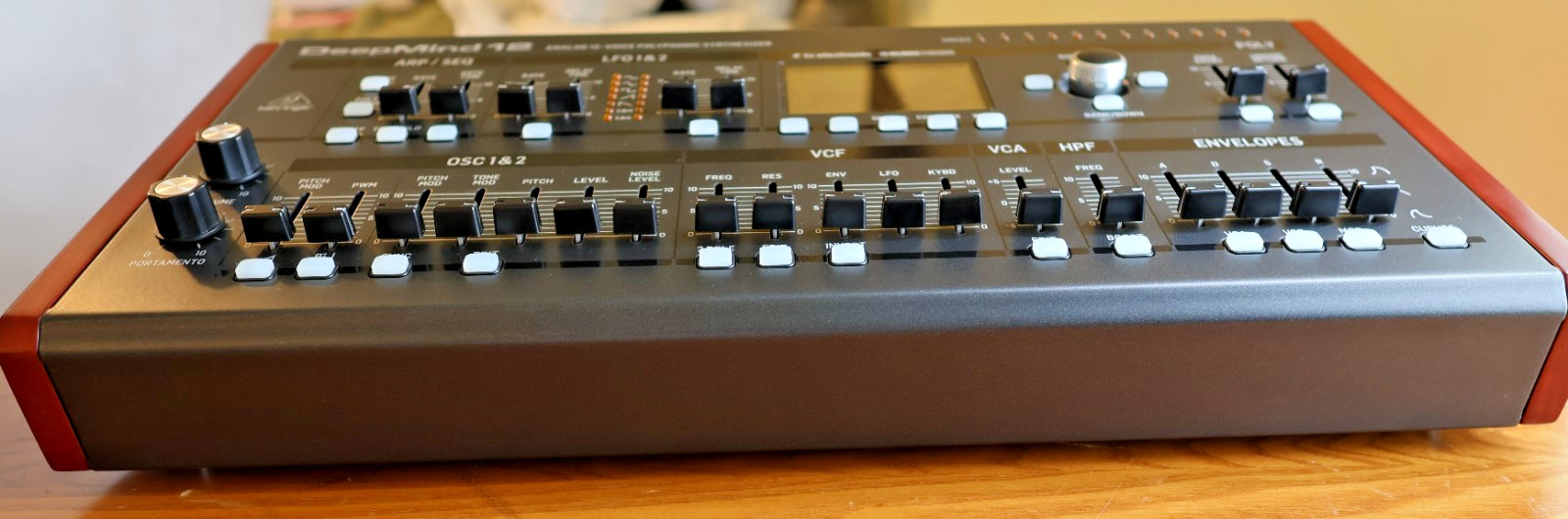 Behringer DeepMind 12D-Analog 12-voice Polyphonic desktop/rack synthesizer MINT!