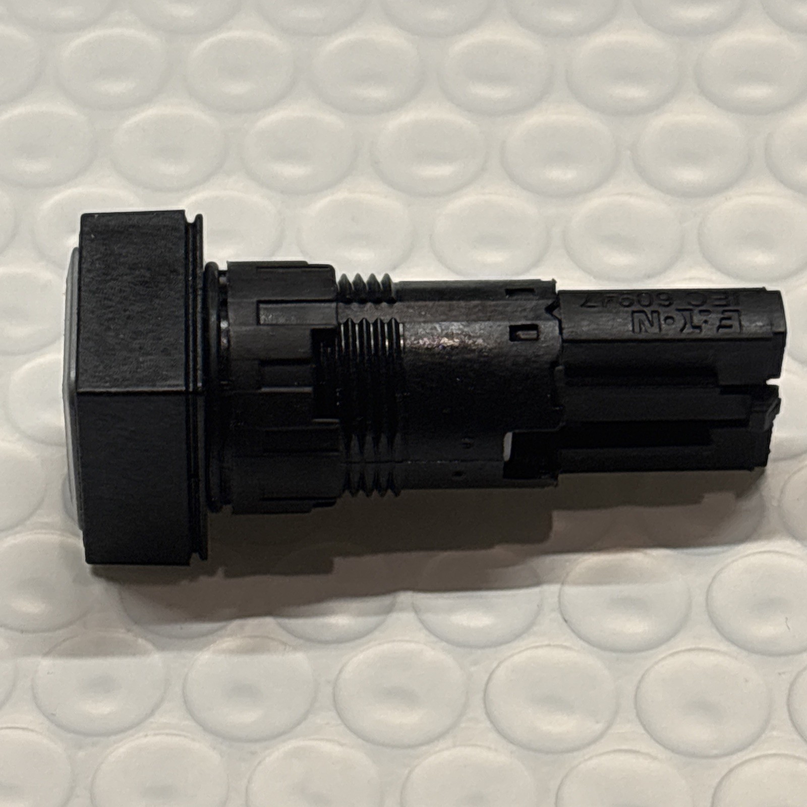 Eaton Q18D-11, Switch Actuator Push-Button, Square Style, New Open Box