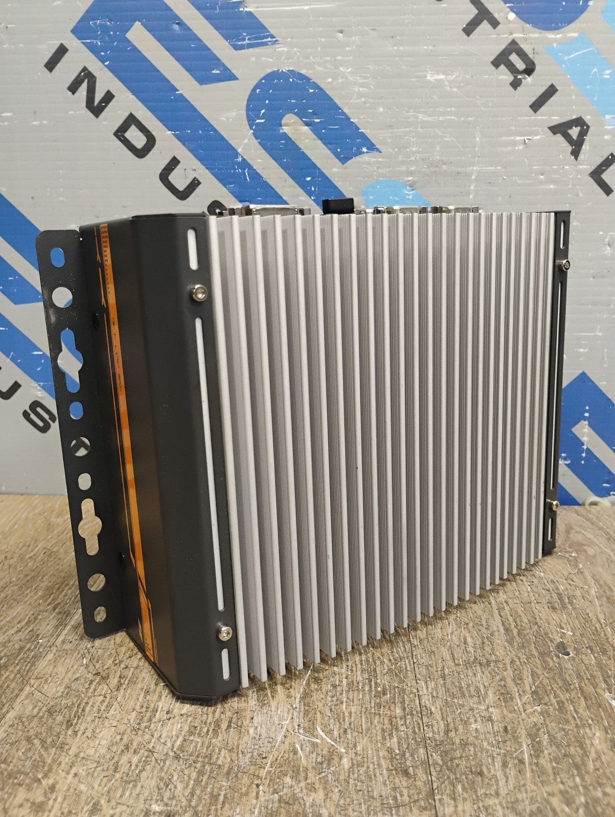 NUVO 7501 9TH GEN EMBEDDED PC
