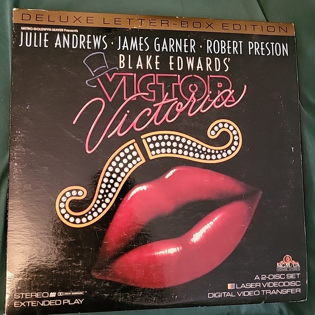 Victor Victoria 2 Laserdisc set Deluxe Letterbox Edition Gatefold MGM UA