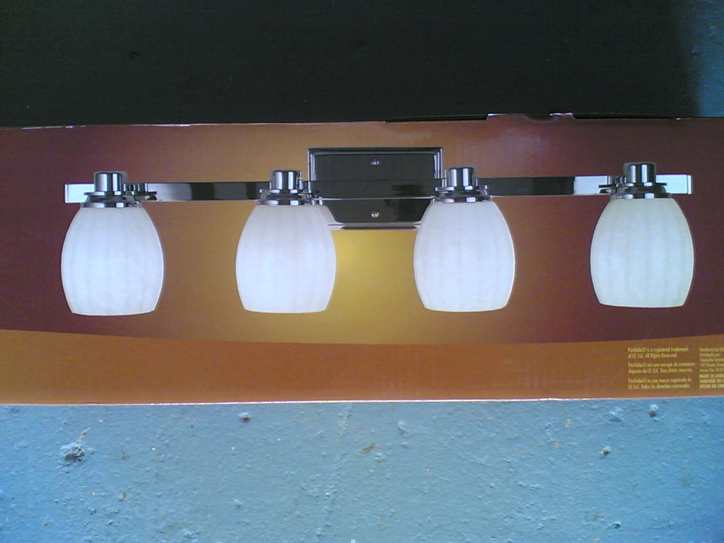 NIB ~ Nice 4-Lite Bathroom Vanity LIGHT (Chrome)