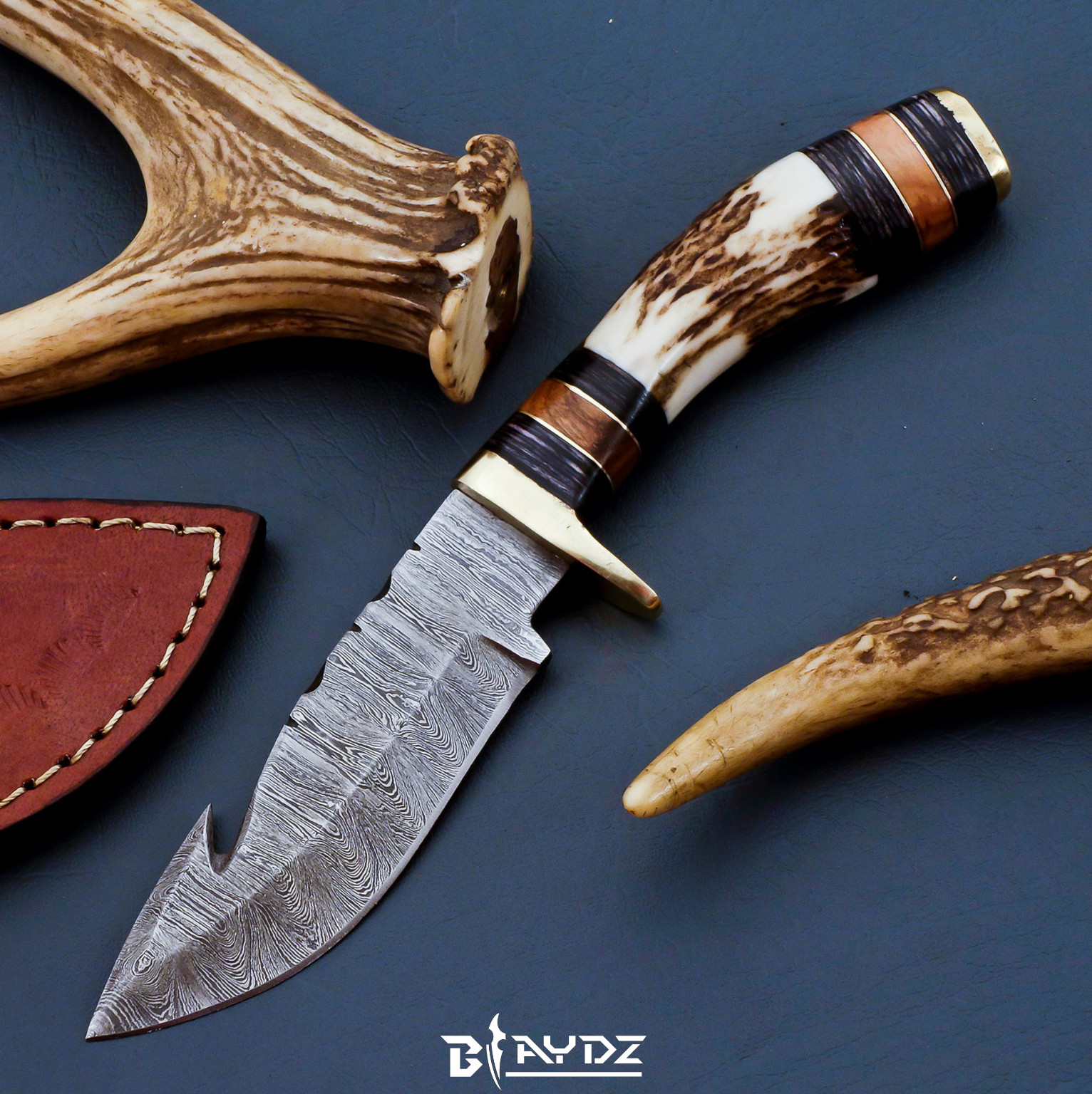 Stag Antler Gut Hook Hunting Knife Horn Handle Forged Damascus Steel Fixed Blade