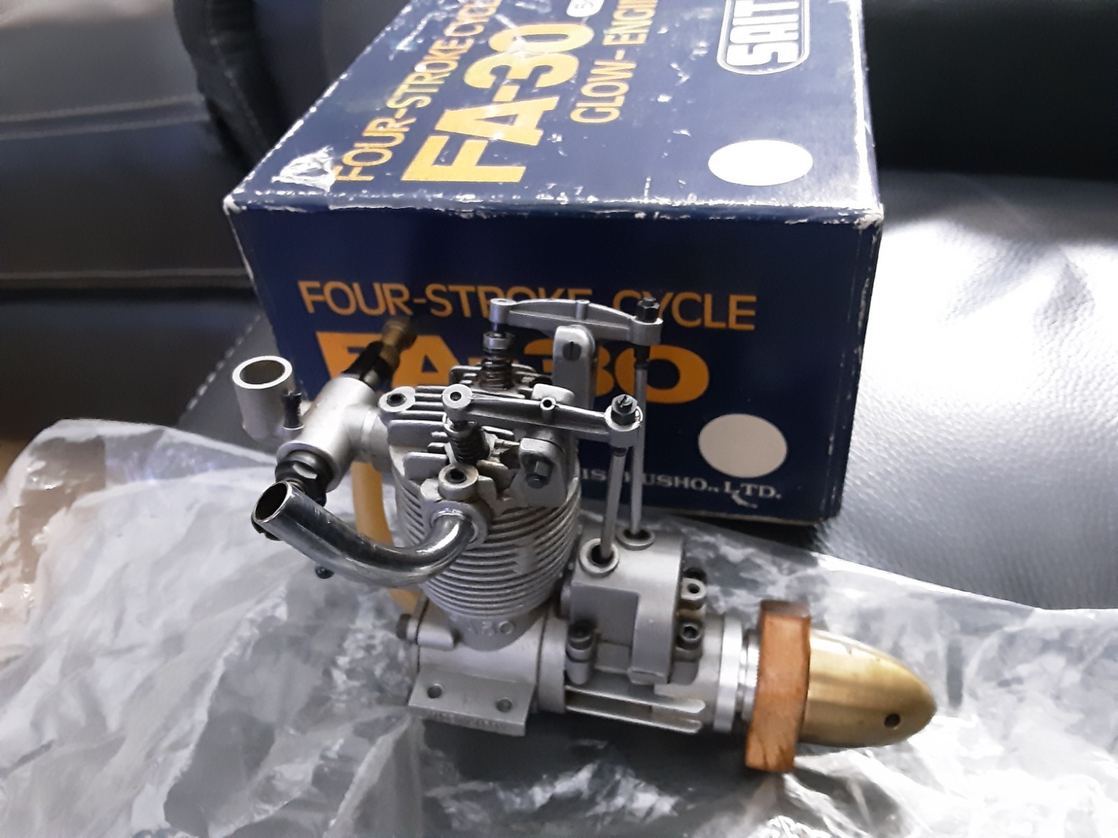 SAITO FOUR STROKE CYCLE FA-30 5cc ENGINE