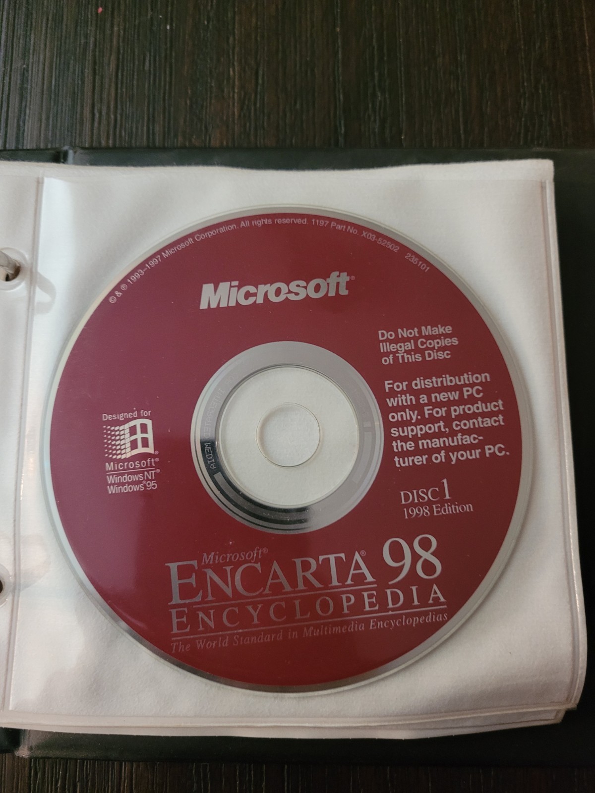 Vintage Gateway Computer Software Storage Binder With CDs Windows 95 Encarta 98