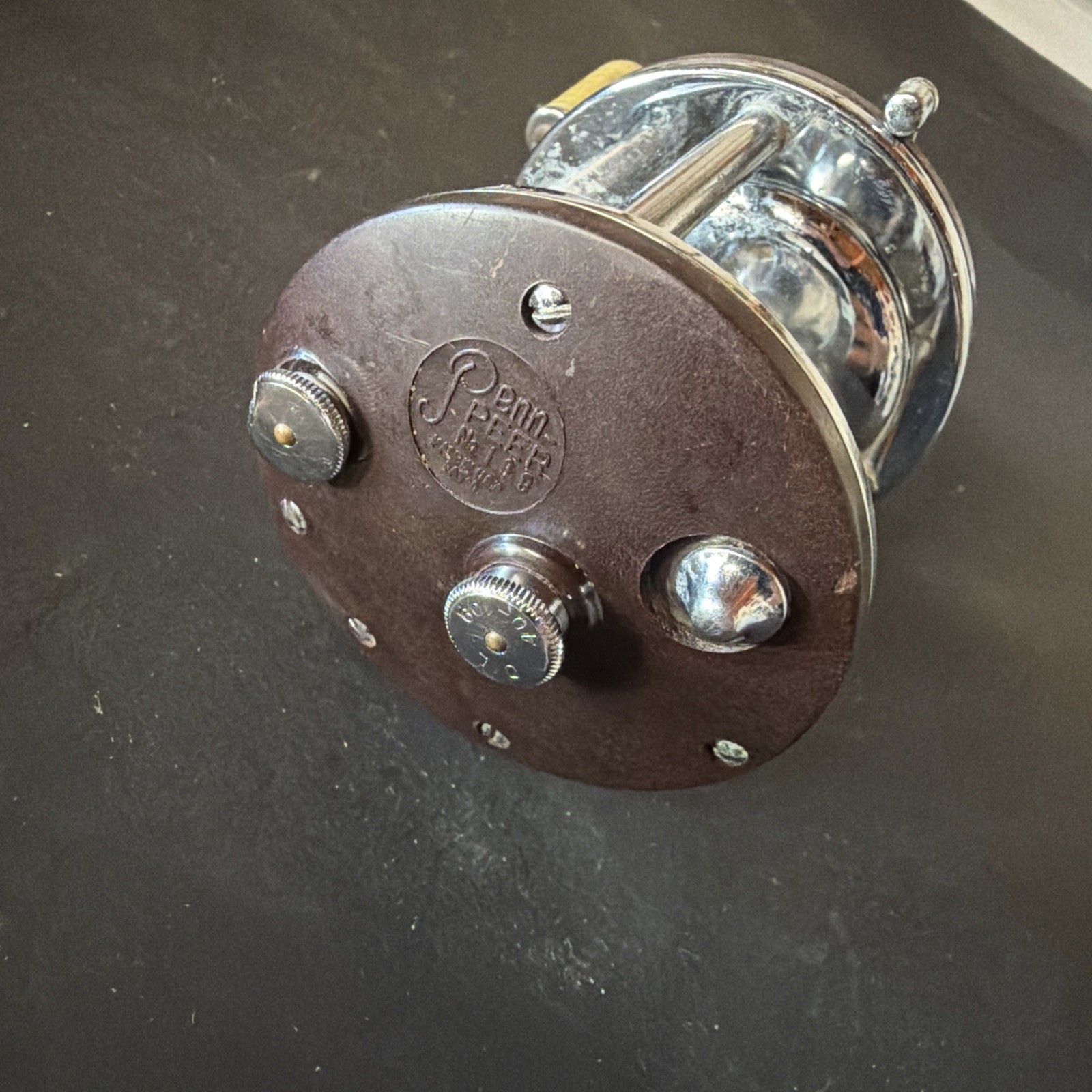 Vintage Penn Peer No. 109 Level Wind Fishing Reel White Handle (Tested/Working)