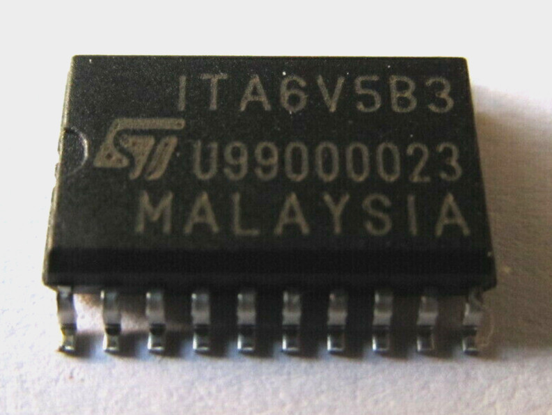 STM ITA6V5B3 TVS Diode Bidirectional 9 Channel 6.5V 300W 1100pF SOIC-20