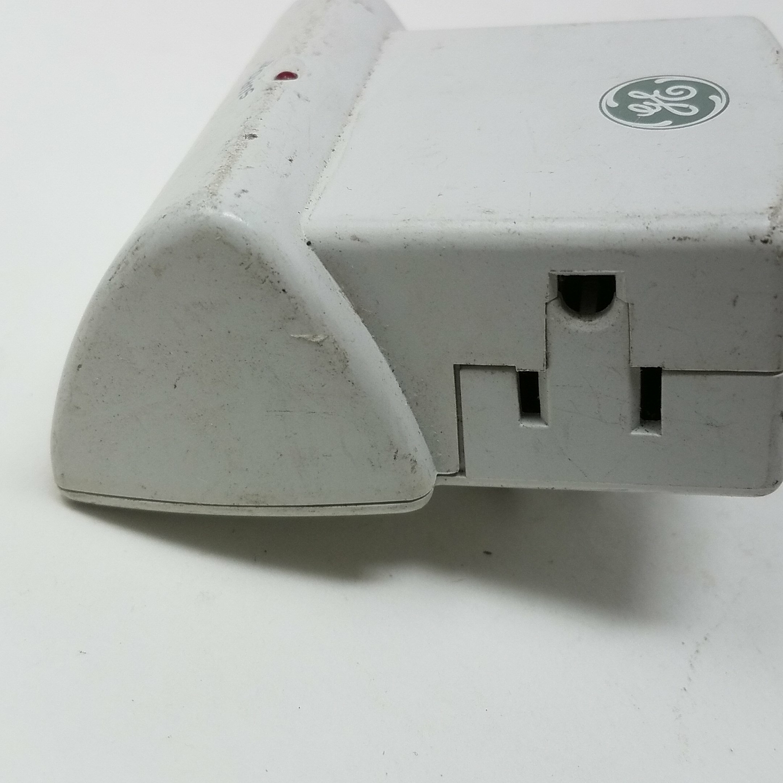 GE Surge Protector Model #SU93905