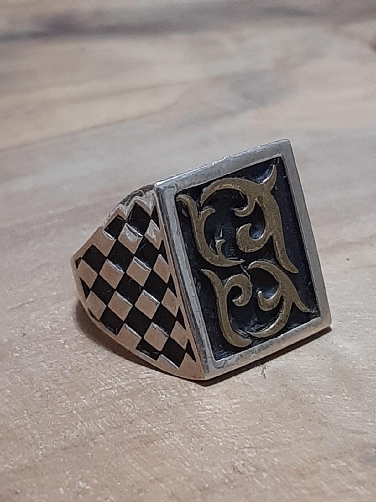 925 MENS SOLITAIRE ENGRAVED RING