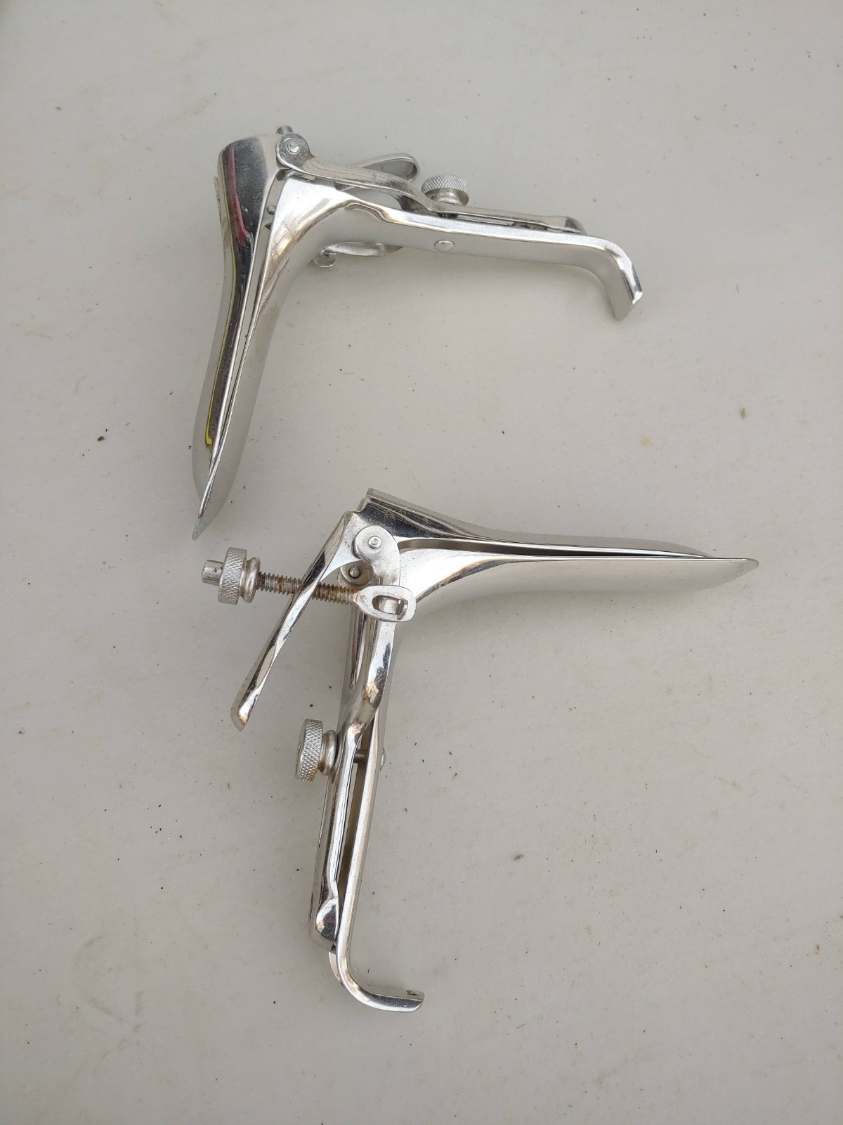2 USED Stainless Steel Vaginal Medium Speculum 10cm x 4cm Good Condition