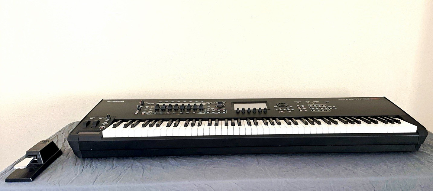 Yamaha Montage M8X 88-Key Keyboard Synthesizer Workstation w/ Display Screen