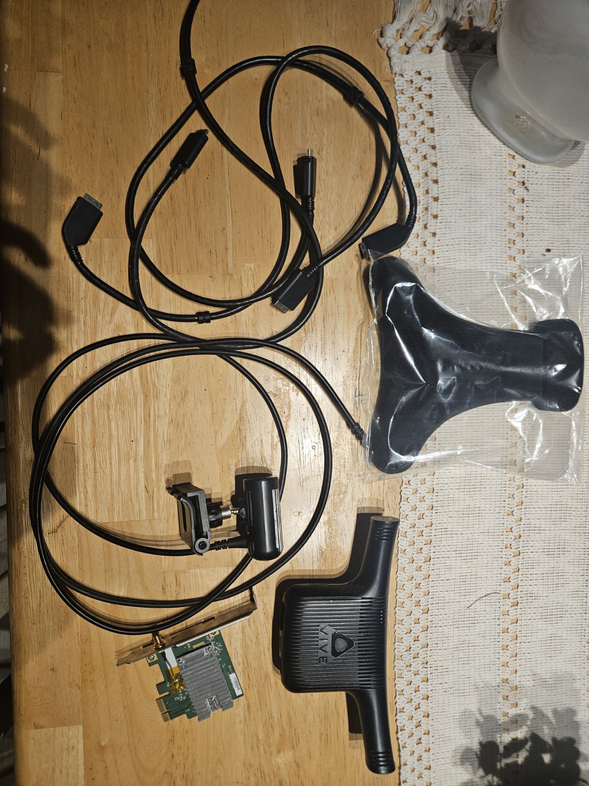 HTC VIVE Wireless Adapter Kit for Vive Pro