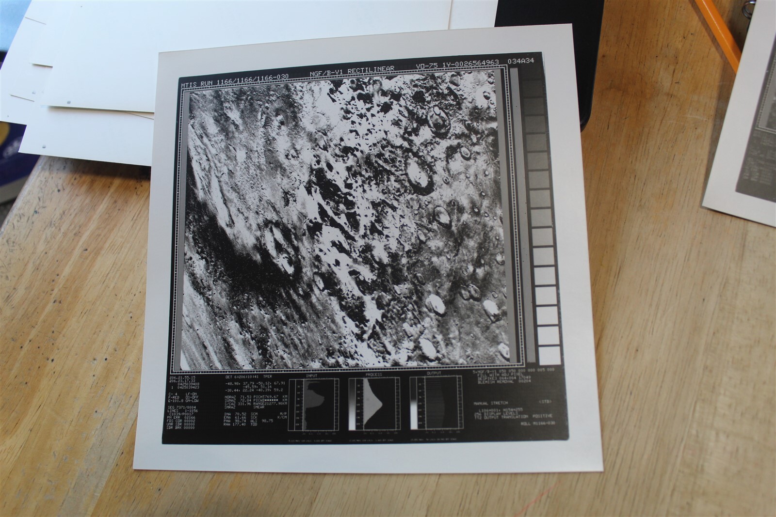 MARINER 9 MARS PHOTOGRAPH 8X8 W/ DATA AT BOTTOM - MTIS 1166-030