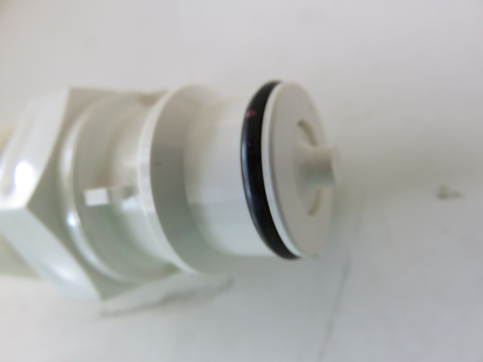 Cole-Parmer 3/4" NPT Valved Insert - NEW