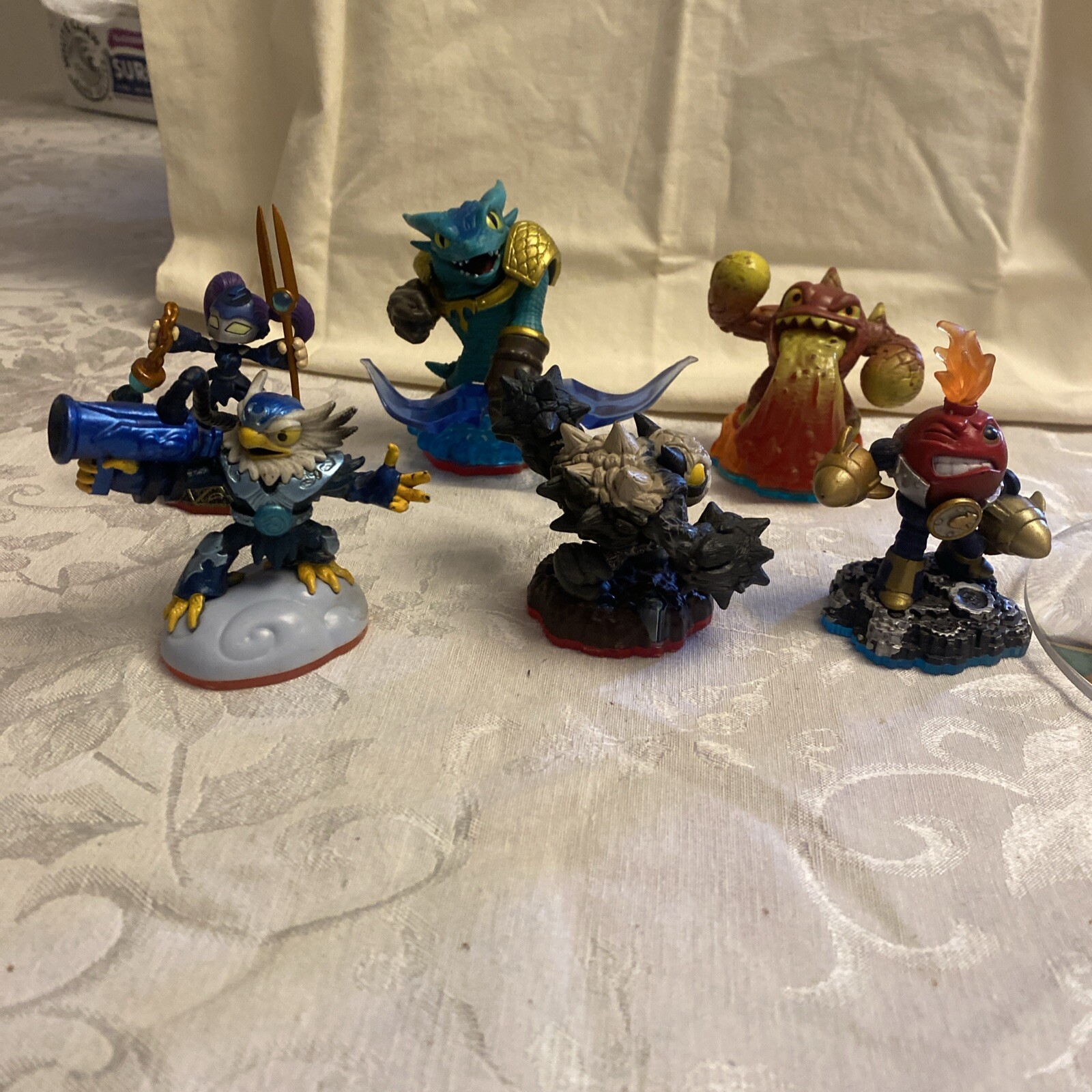 Skylanders Lot Of 6 Game Characters Activision Figures