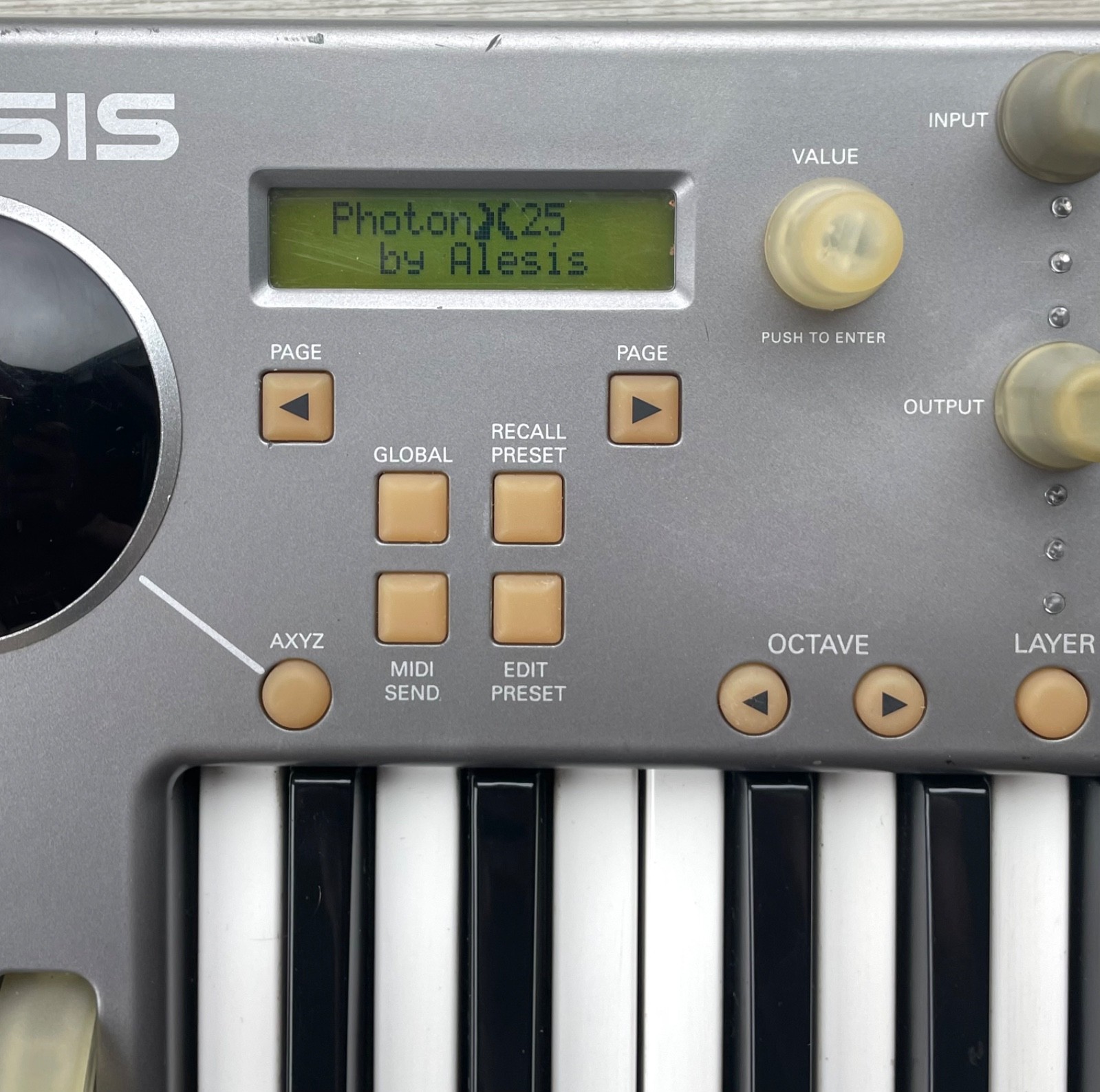 Alesis Photon X25 USB/MIDI Keyboard Controller Powers On Working but Read