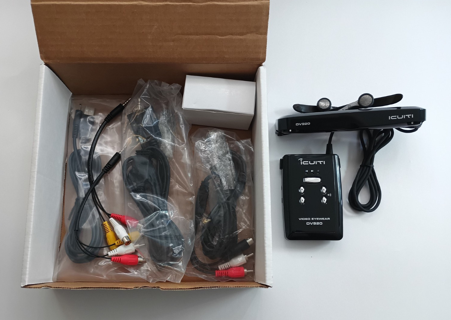 Icuiti DV920 iWear Audio Video Multimedia Eyewear