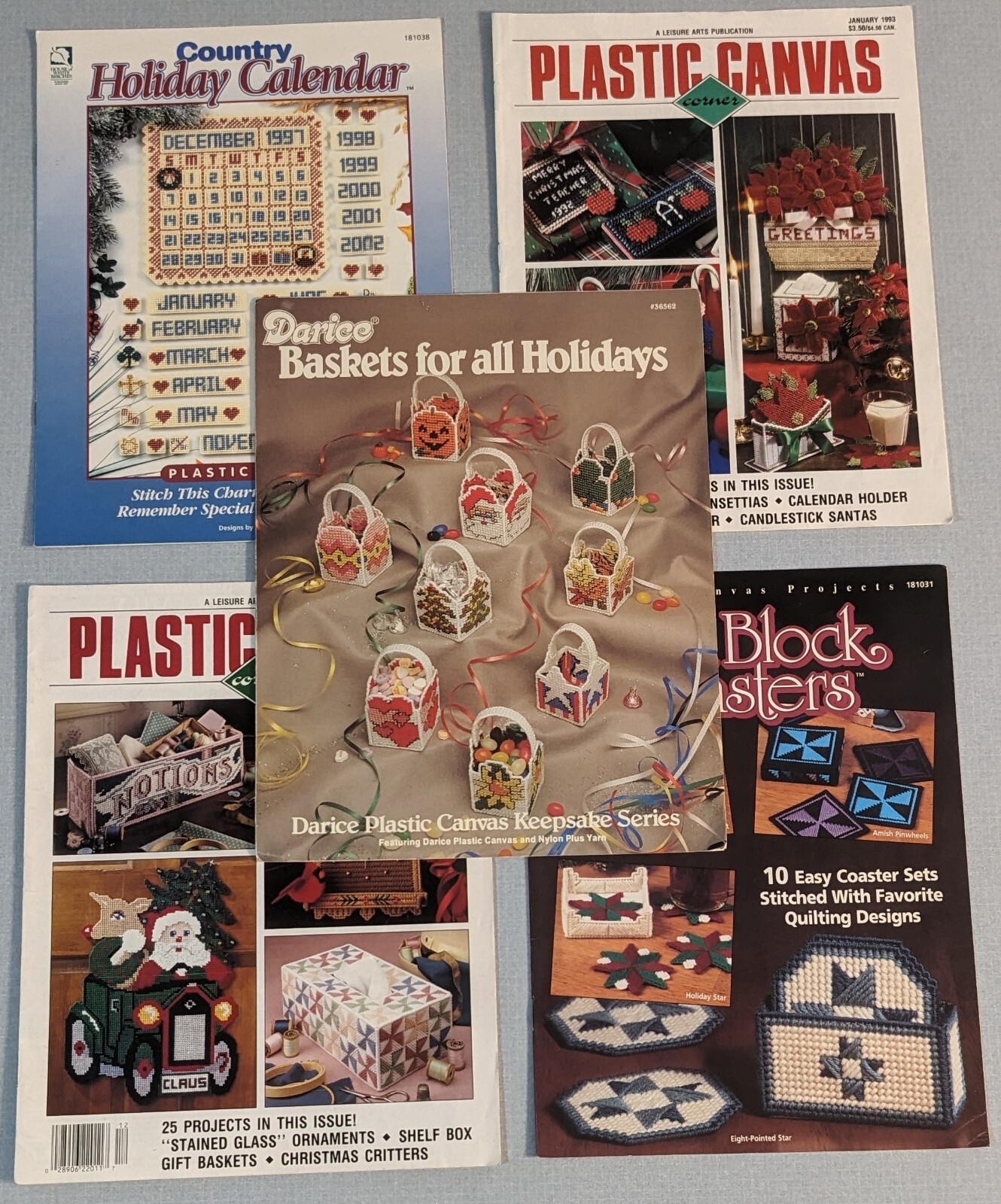 Lot of 5 HOLIDAY CHRISTMAS Plastic Canvas Projects Booklets Baskets Coasters +++