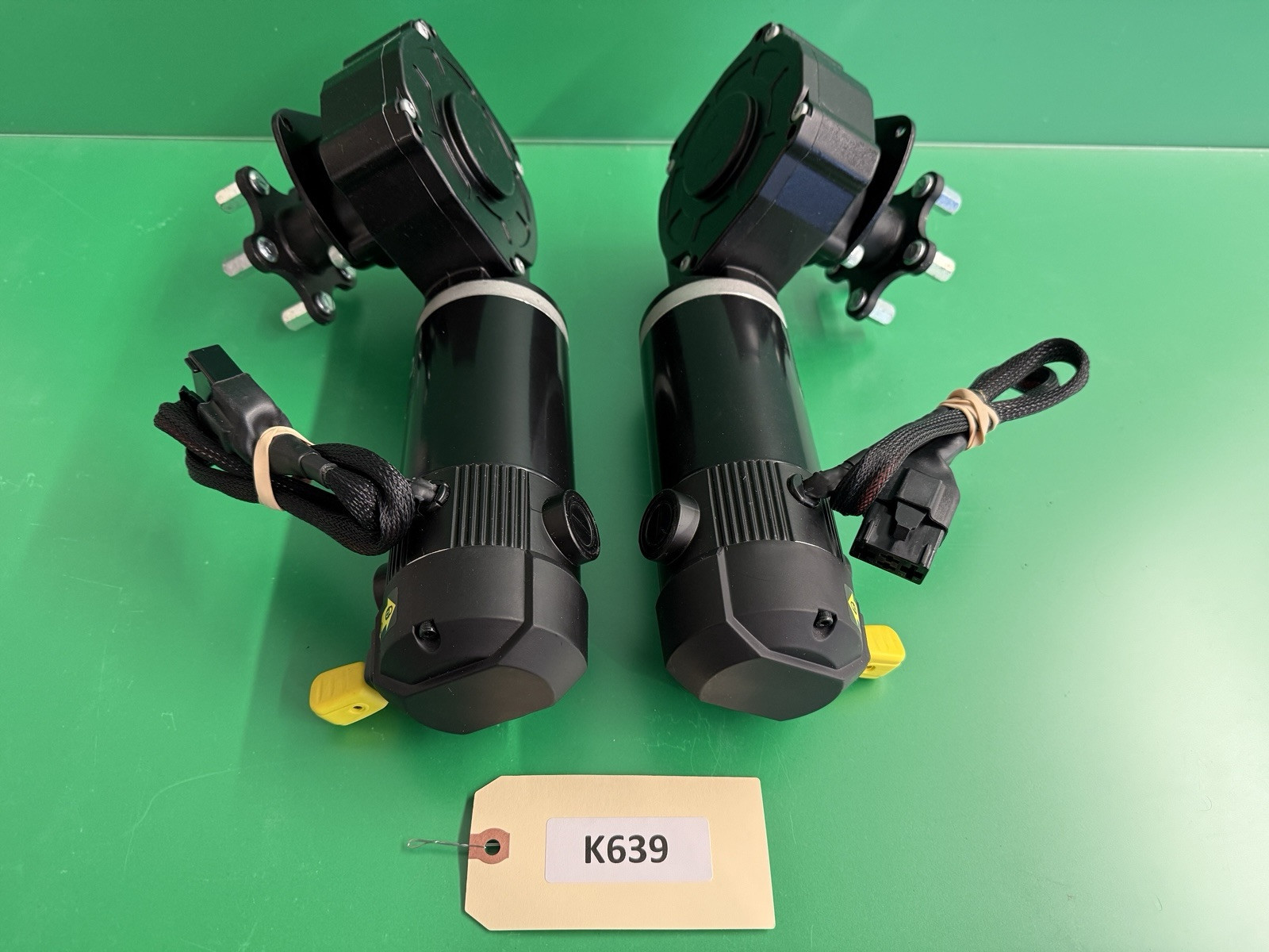 Motors for Quantum Edge 3 M0T154324-01 / M0T154323-01 VERY LOW MILES* K639