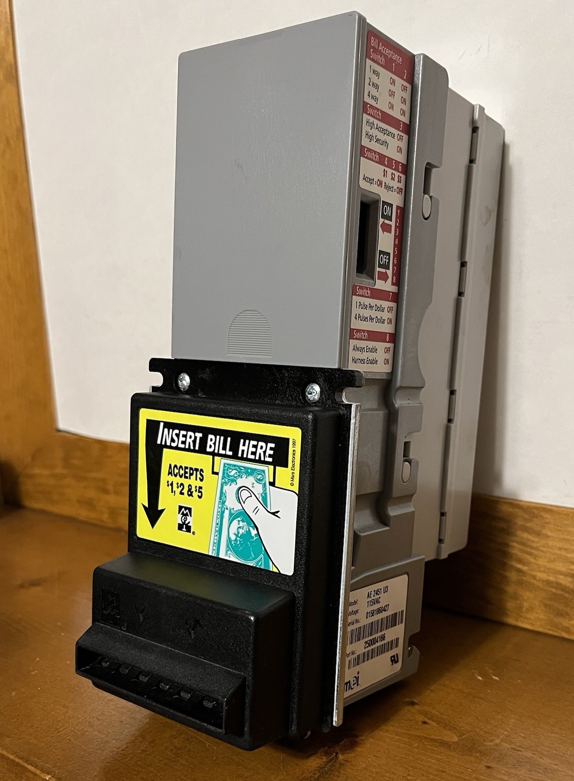 MARS AE2400 Series 2000 Bill Acceptor Arcade Vending Machine + Stacker Magazine