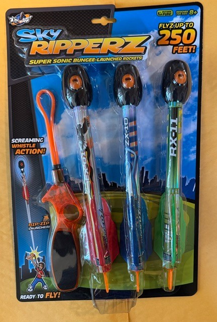 Zing Blast Off Sky Ripperz Screaming Whistle Super Sonic Bungee Toy Rockets NIP