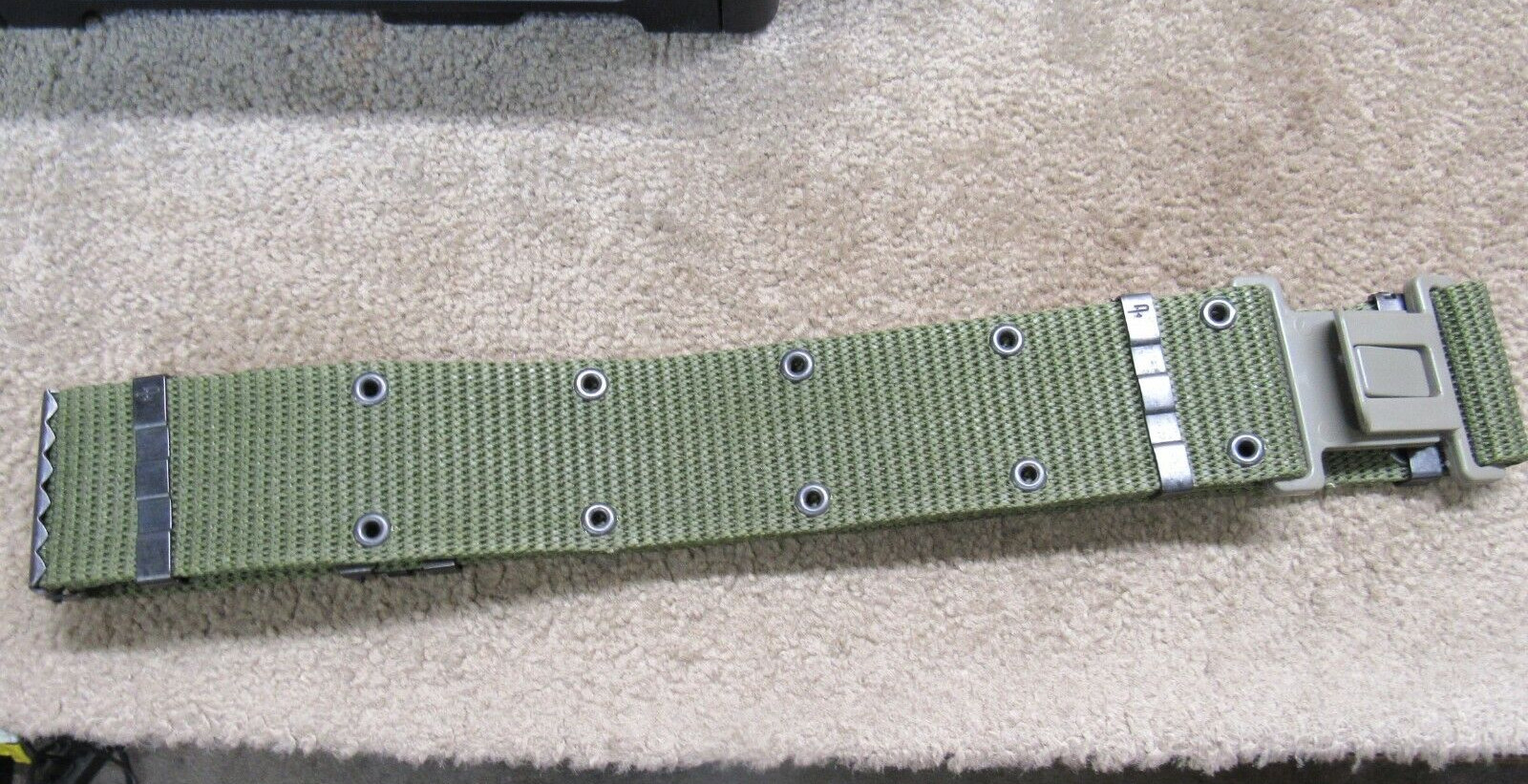 US Military LC2 Pistol Belt Individual Equipment OD Large New Old Stock 1984/85