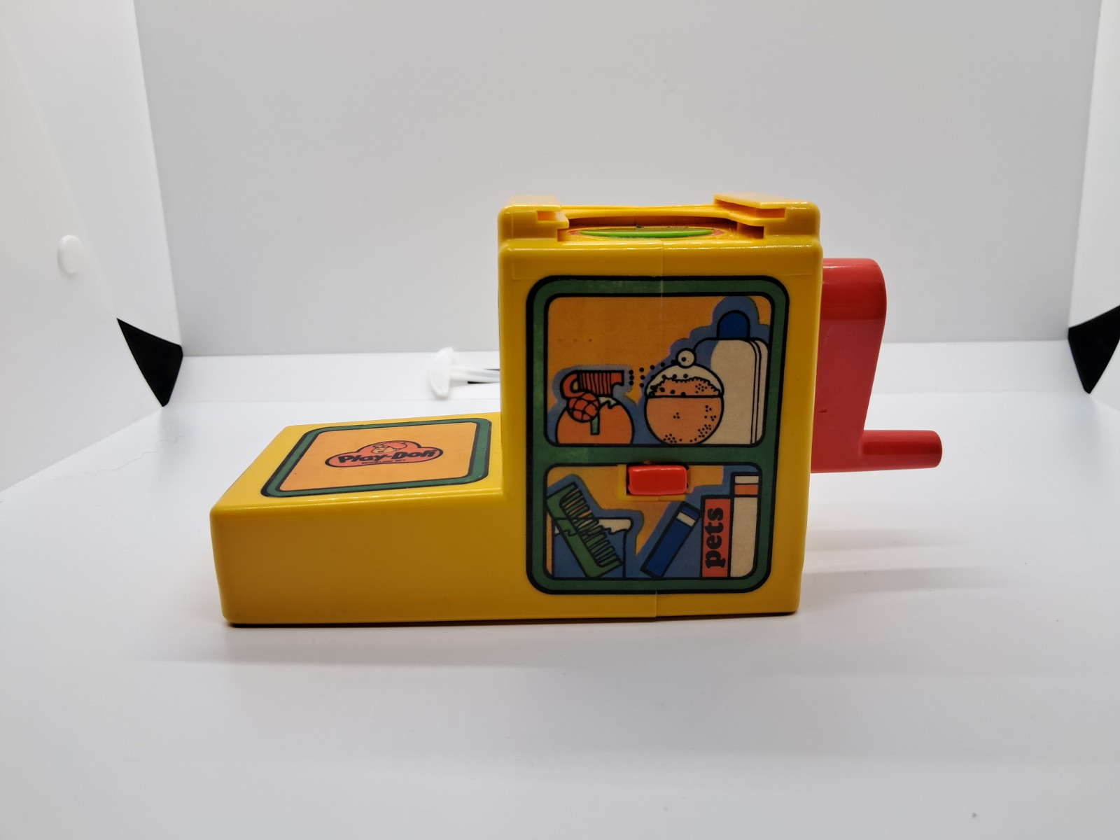 Vintage 1978 FUZZY PUMPER Play Doh Pet Shop Crank Pusher Works