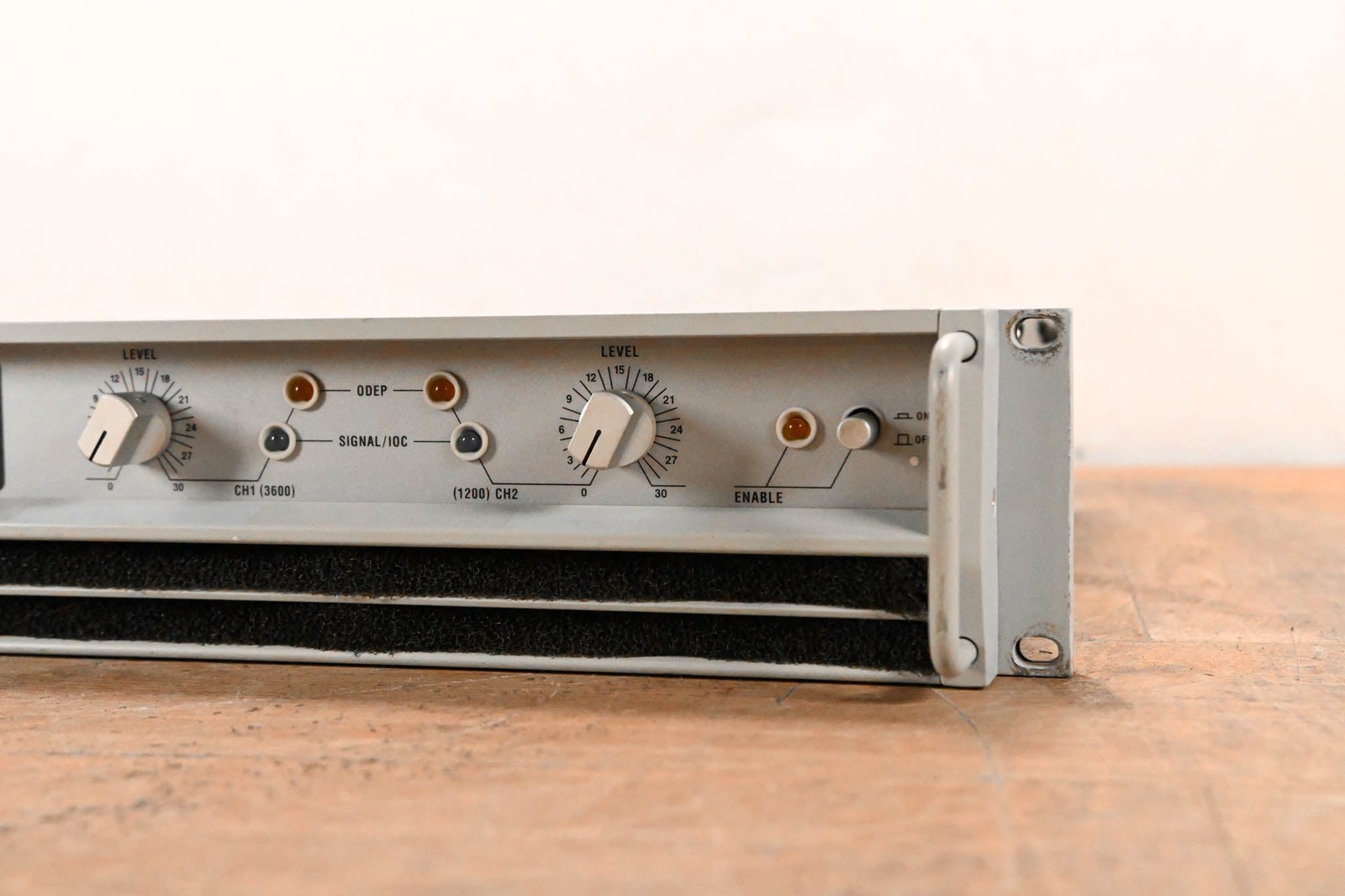 Crown Macro-Tech 36x12 2-Channel Power Amplifier CG01VR3
