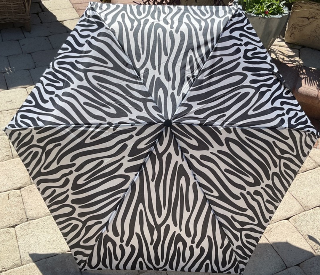 BON BINI WOMEN'S UMBRELLA  WHITE BLACK AUTO OPEN  NWT