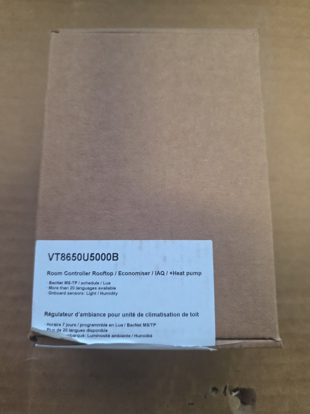 NEW Viconics VT8650U5000B STAGED BACNET THERMOSTAT W/HUMIDITY