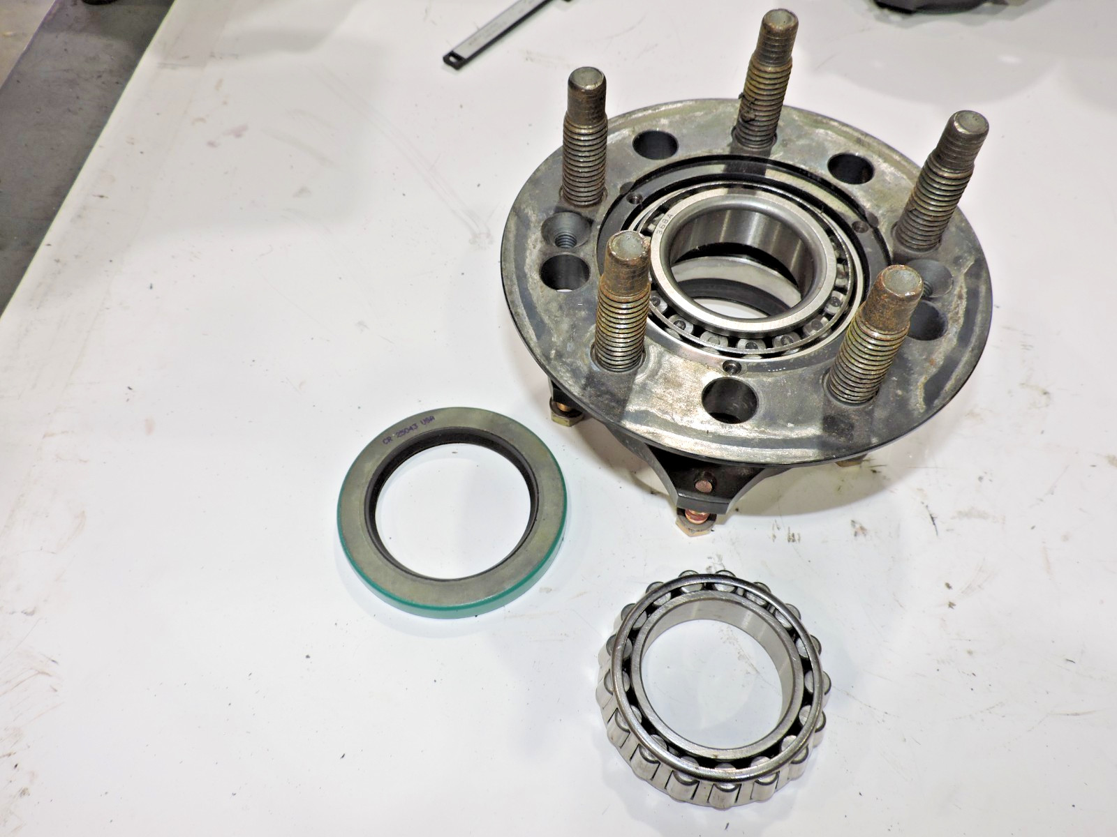Steel 5x5 hub w/ REM bearings / studs, seal, coarse thread Late Model NASCAR