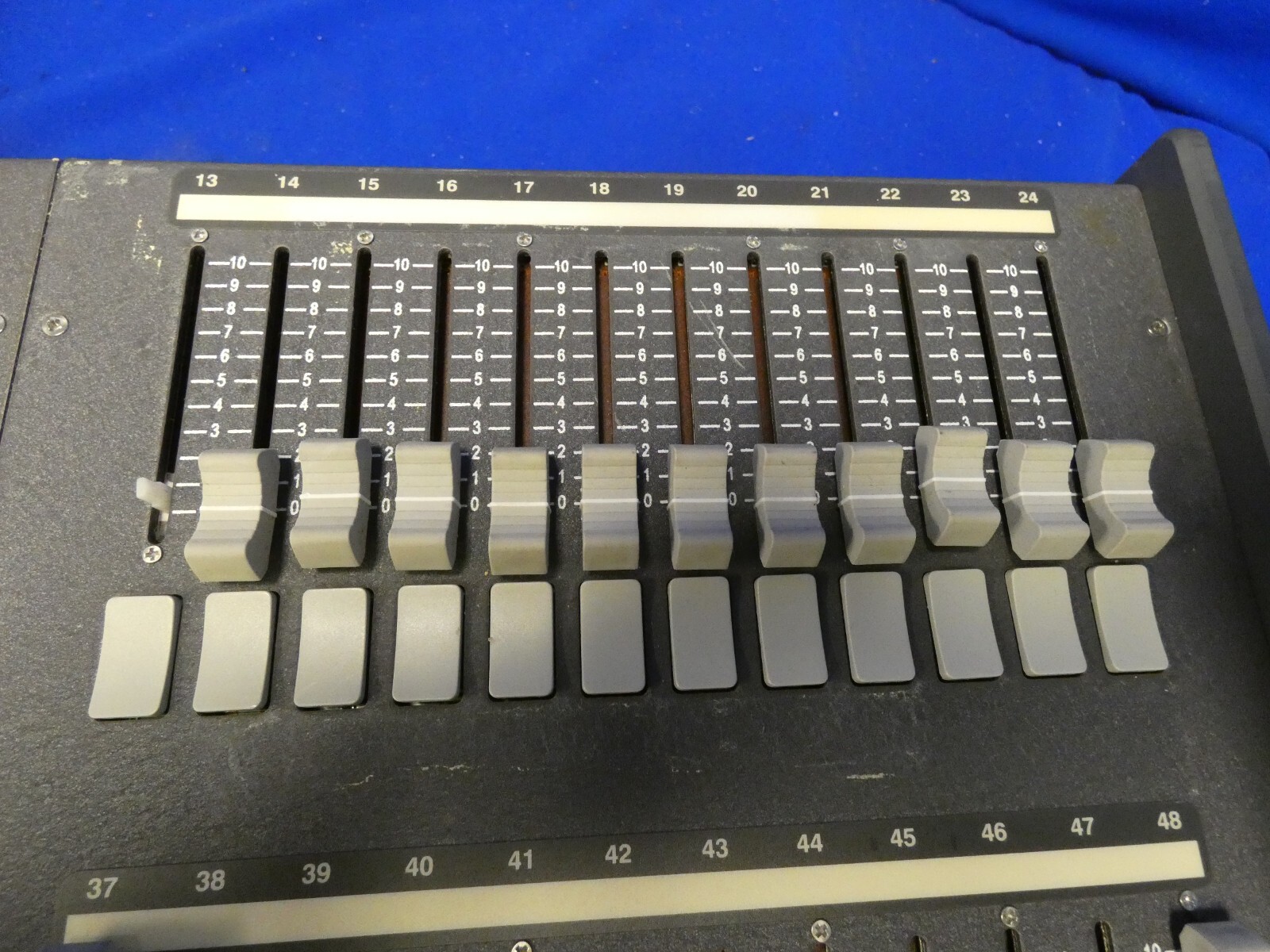 Dove Systems 24/48 (TM-TS 24/48) Techmaster Dimming Console w/Power Supply