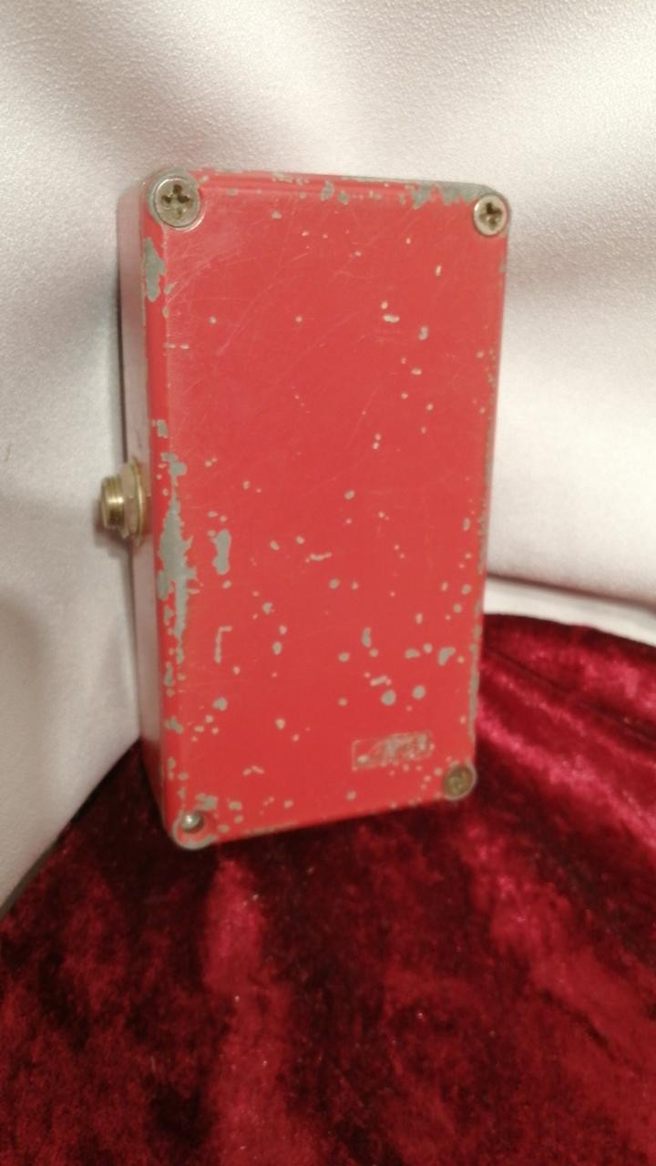 MXR DYNA COMP Effects Pedal Script