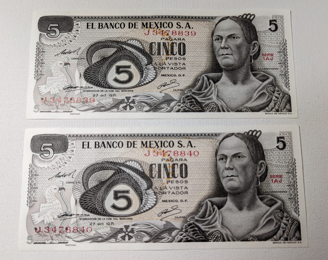 MEXIC 5 PESO BANCO DE MEXICO lot of 2 consecutive serial  1971 UNC