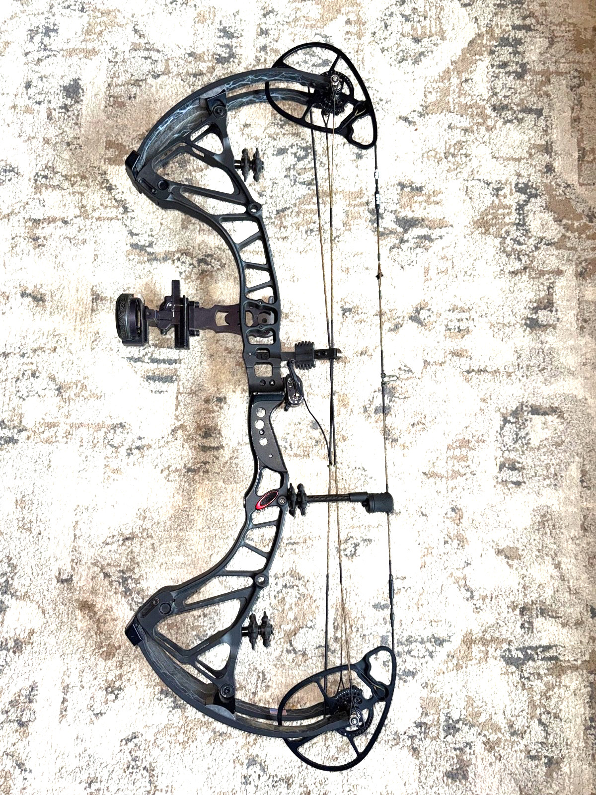 Bowtech RPM 360 RH Compound Bow w/Sliding Black Gold sight and QAD rest!