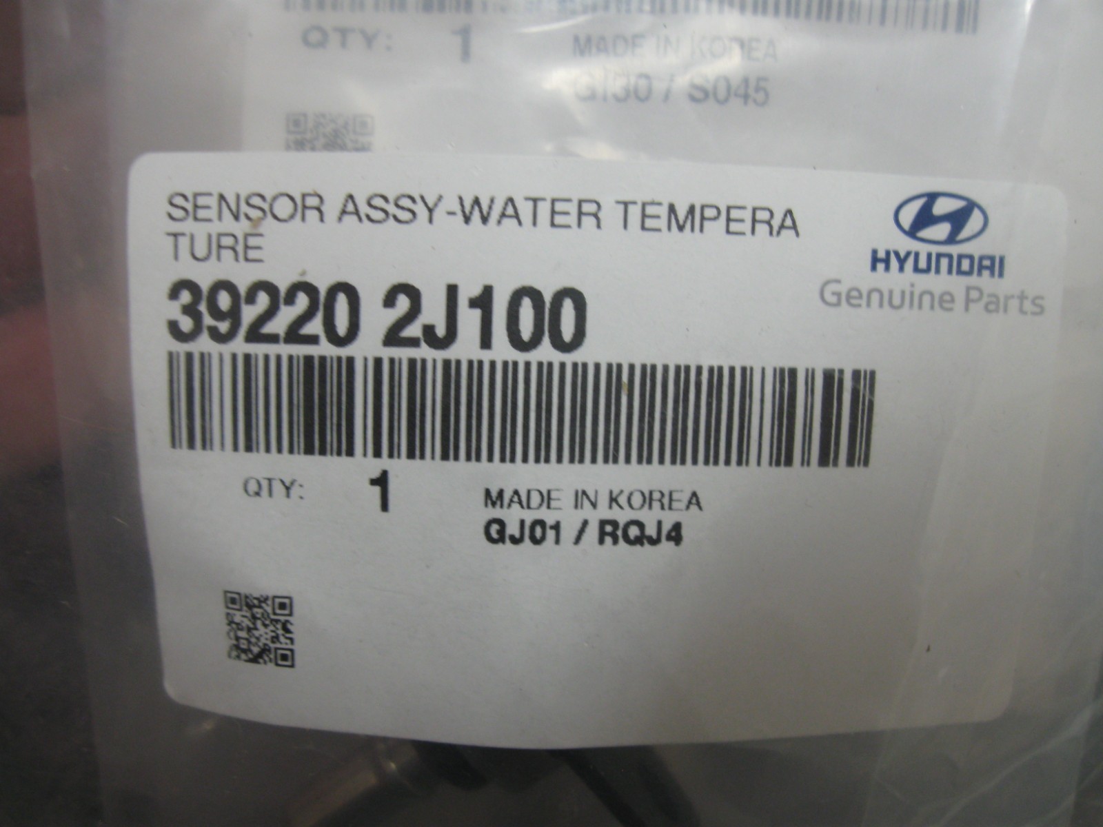 Hyundai 39220 2J100 Water Temperature Sensor Elantra Kona 2.0 new Genuine