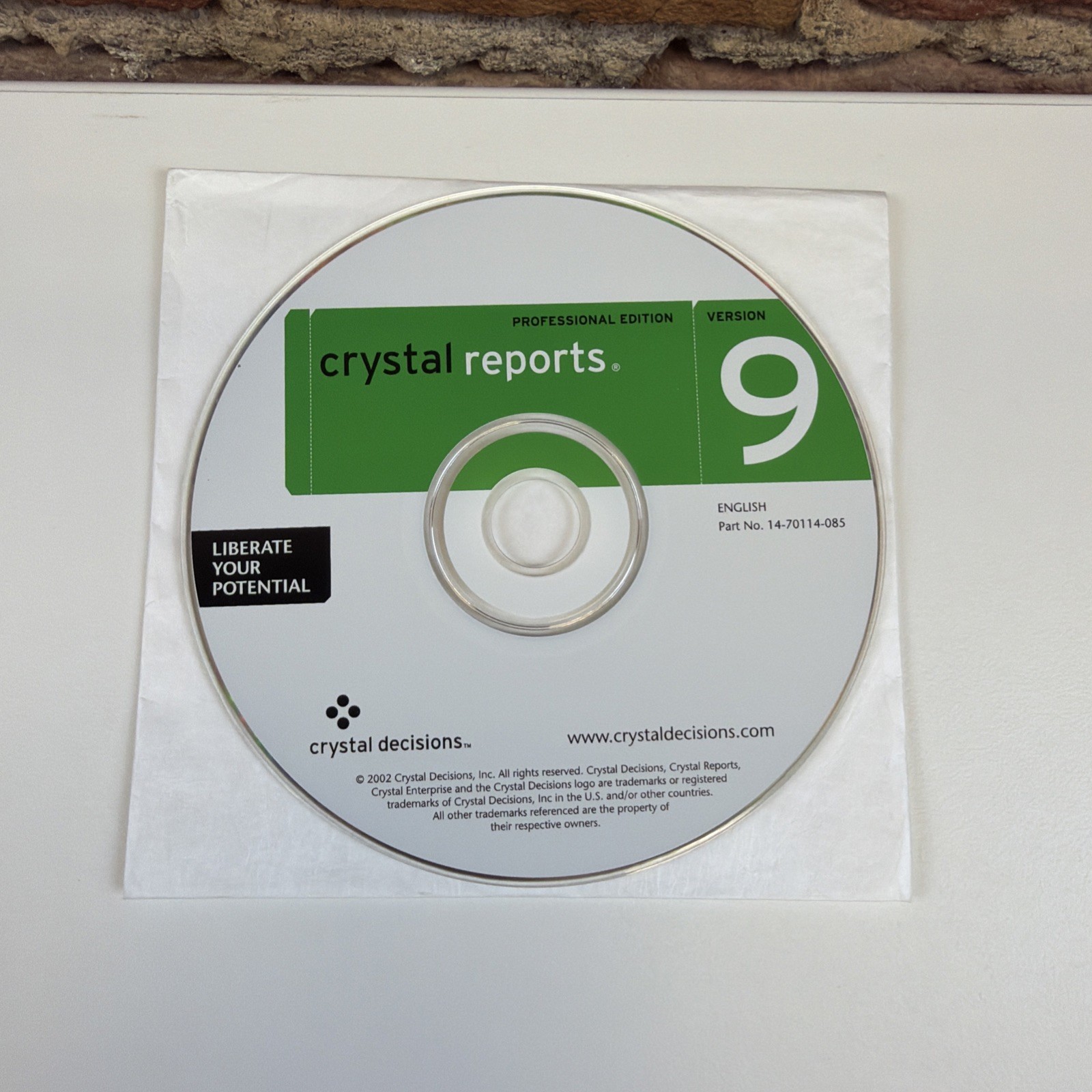 Crystal Reports Professional Edition Version 9  Full Product CD w/ Key