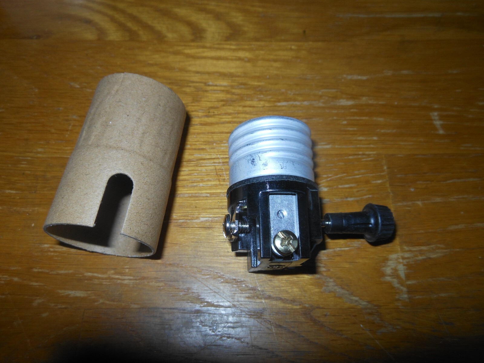 New 2 Circuit 3 Terminal Medium Base Lamp Socket By ADL Model D56